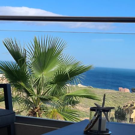 Seaside Serenity - Stylish Apartment With Spectacular Views Manilva Bagian luar foto