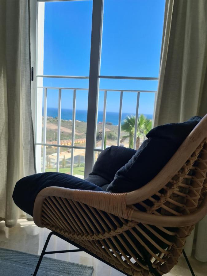 Seaside Serenity - Stylish Apartment With Spectacular Views Manilva Bagian luar foto