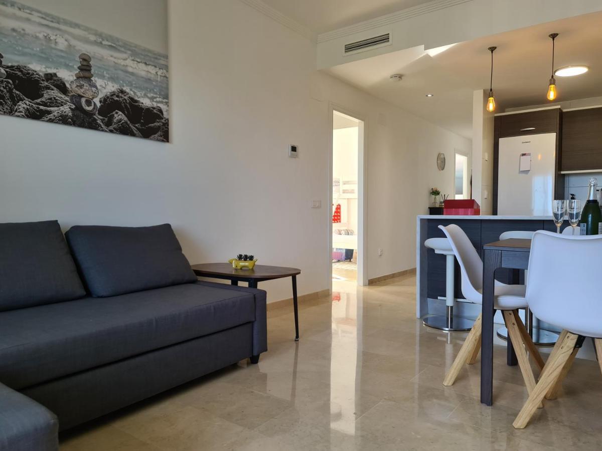 Seaside Serenity - Stylish Apartment With Spectacular Views Manilva Bagian luar foto