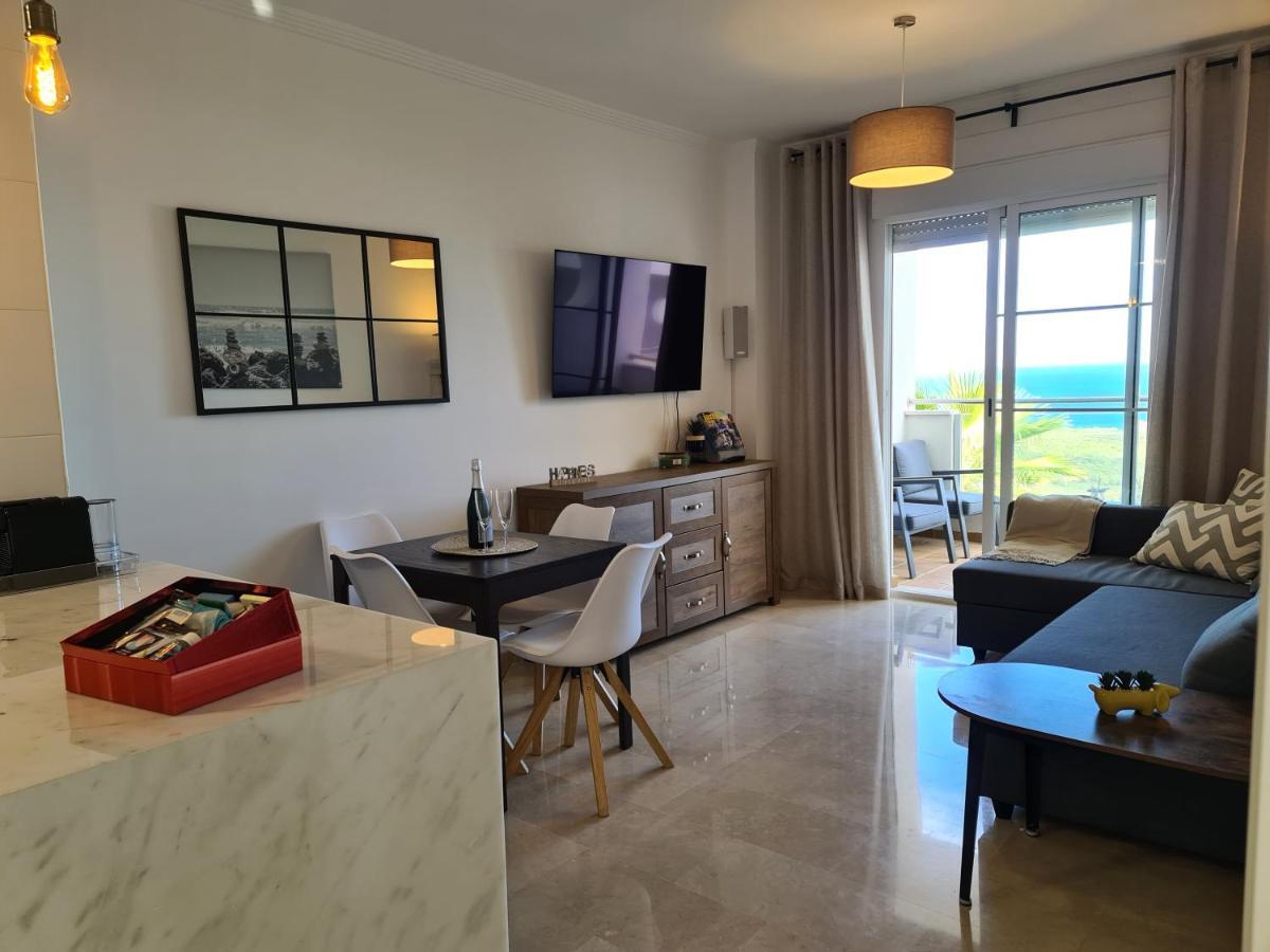 Seaside Serenity - Stylish Apartment With Spectacular Views Manilva Bagian luar foto