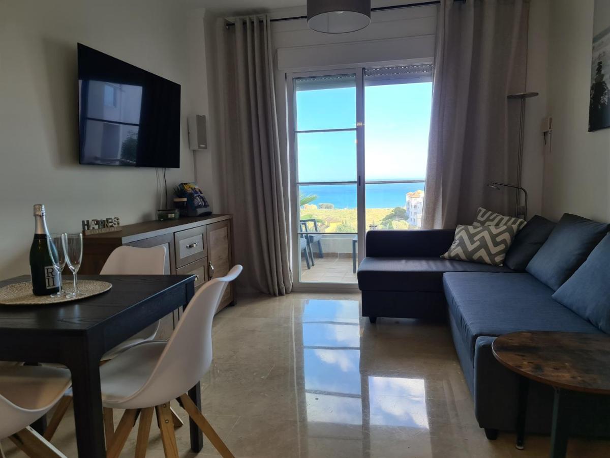 Seaside Serenity - Stylish Apartment With Spectacular Views Manilva Bagian luar foto