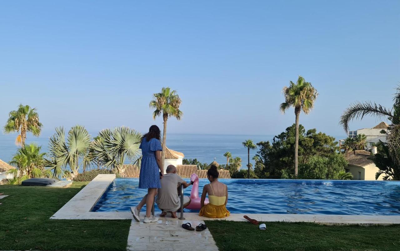 Seaside Serenity - Stylish Apartment With Spectacular Views Manilva Bagian luar foto