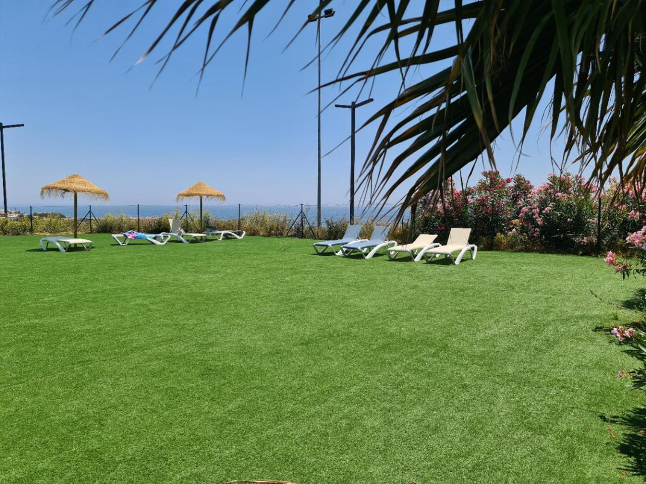 Seaside Serenity - Stylish Apartment With Spectacular Views Manilva Bagian luar foto