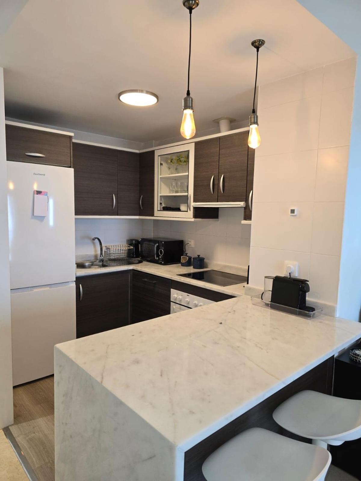 Seaside Serenity - Stylish Apartment With Spectacular Views Manilva Bagian luar foto